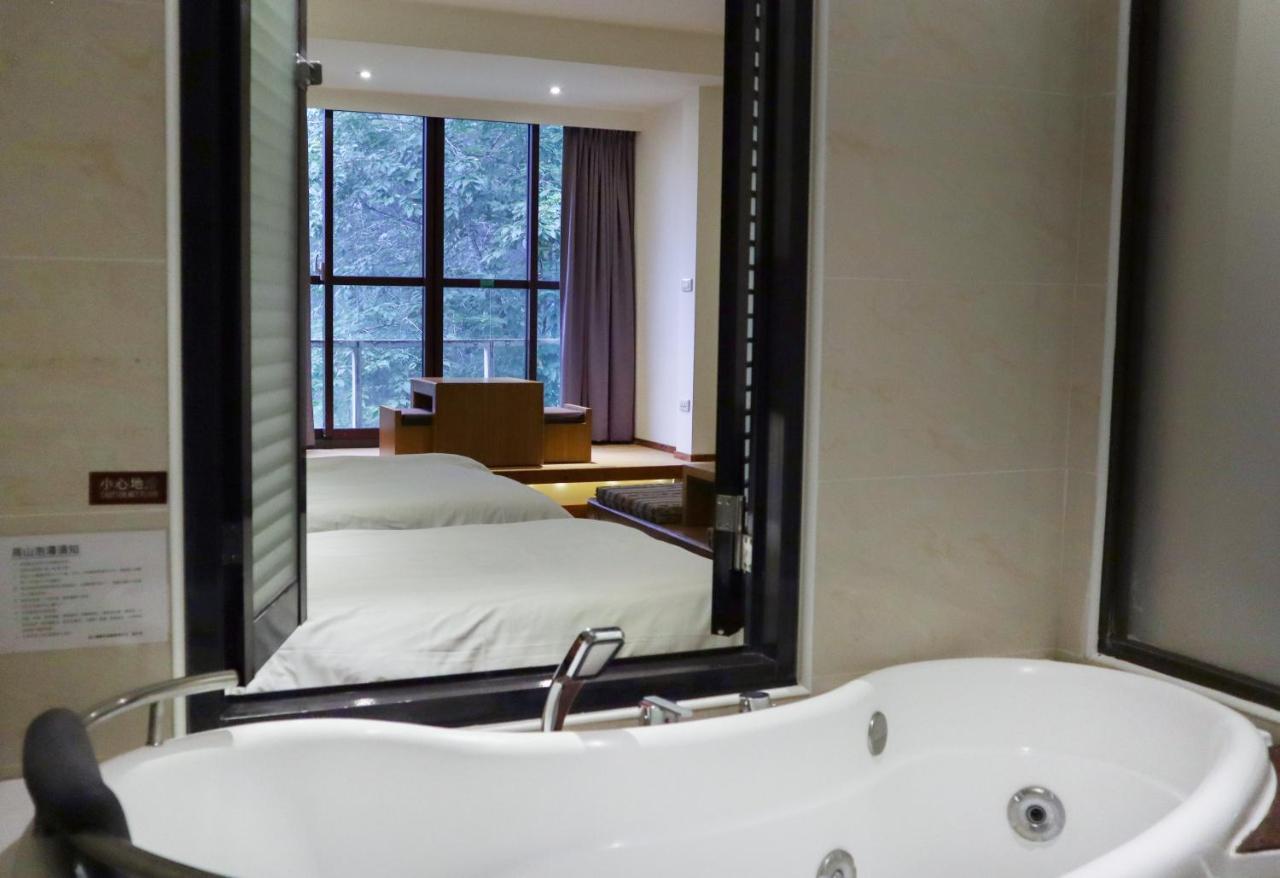 Howard Resort Xitou Lugu Exteriör bild