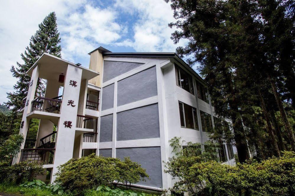 Howard Resort Xitou Lugu Exteriör bild