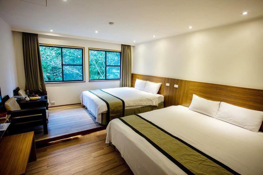 Howard Resort Xitou Lugu Exteriör bild